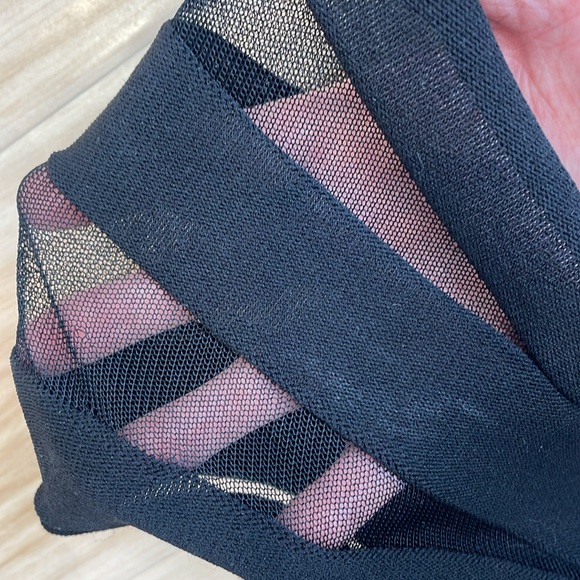 Mint condition black dress, max studio, size small - Picture 4 of 5